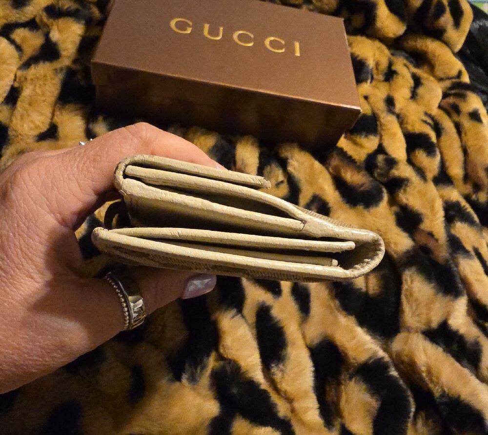 Gucci Beige GG Monogram Continental Wallet with Gold Accent - Picture 8 of 14